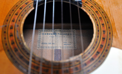 The Marcelo Barbero label inside Moro's guitar.  Photo by Mary Barnett